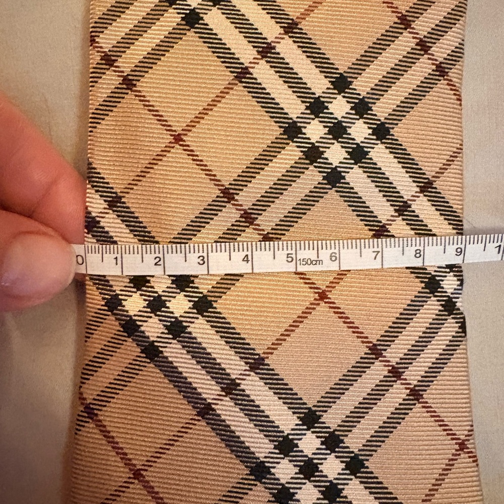 Burberry Tan Plaid Silk Men's Tie with Black & Red Accent - Picture 8 of 10